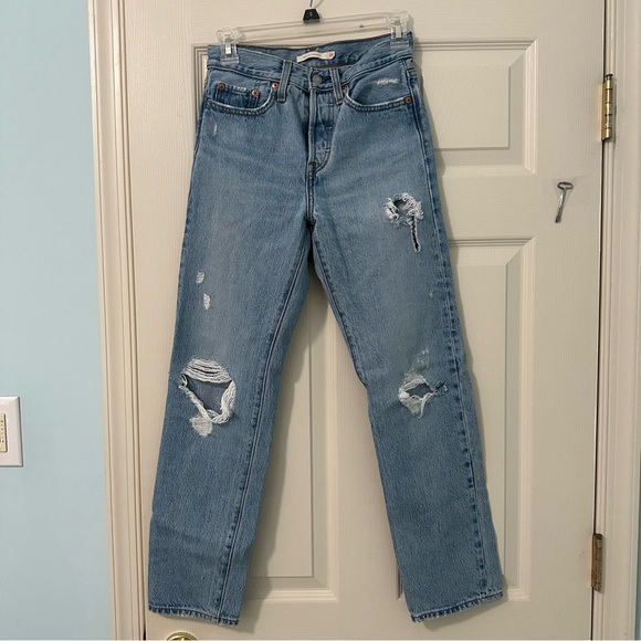 Levi’s Wedgie Straight Destroyed Denim - Picture 1 of 7